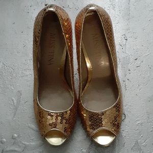 Miss Tina, Size 8, Gold Heels